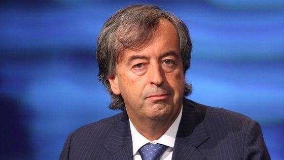 Coronavirus, il prof. Burioni: "Può trasmettersi senza febbre. Brutta notizia"