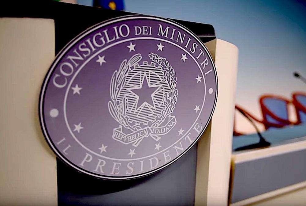 Coronavirus / Tutti in casa fino al 3 maggio: controlli su consumi, posti di blocco e droni