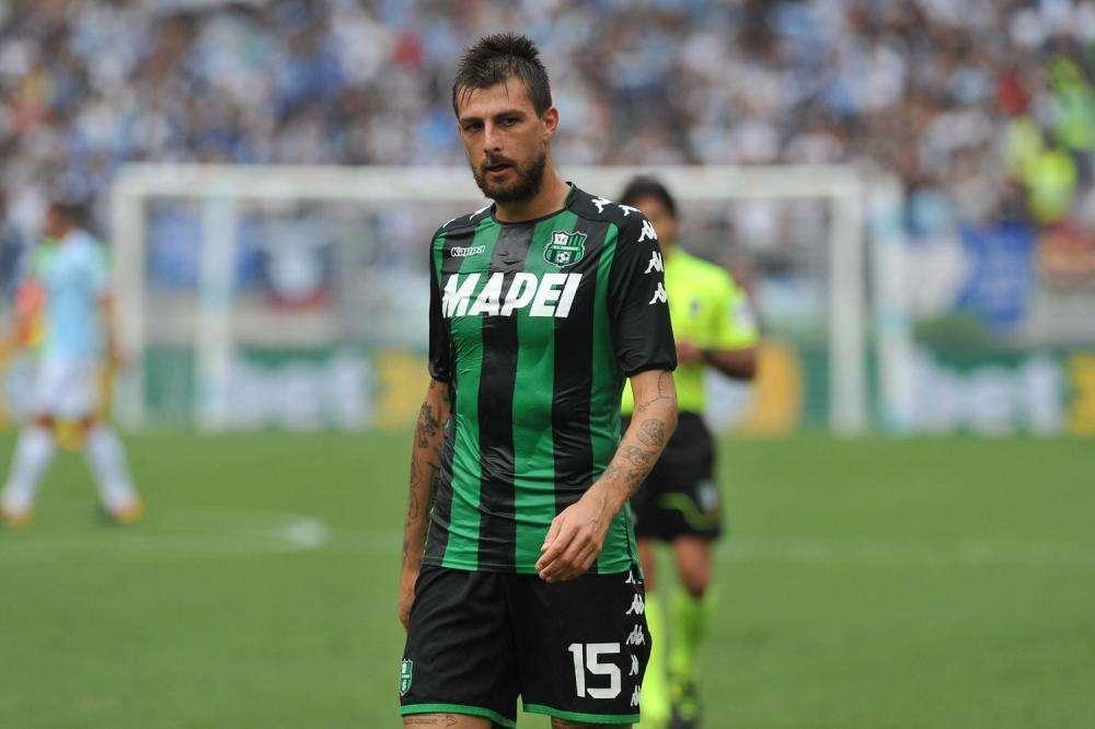 Calciomercato Lazio, Acerbi diserta ancora le visite mediche. Si cerca di chiudere