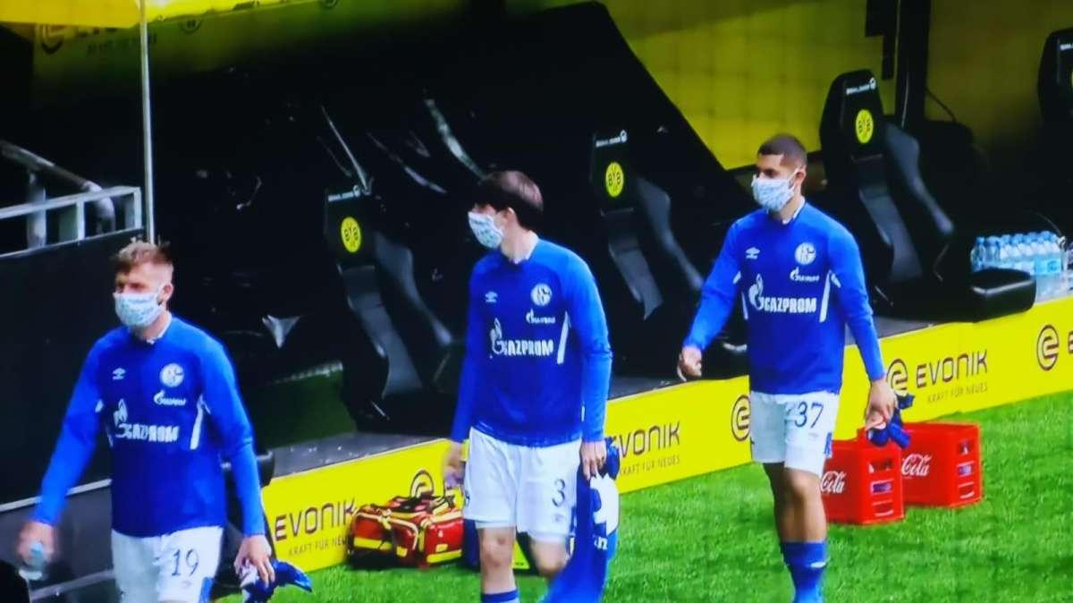 Bundesliga - Allenatori, riserve e staff in panchina con la mascherina - FOTO