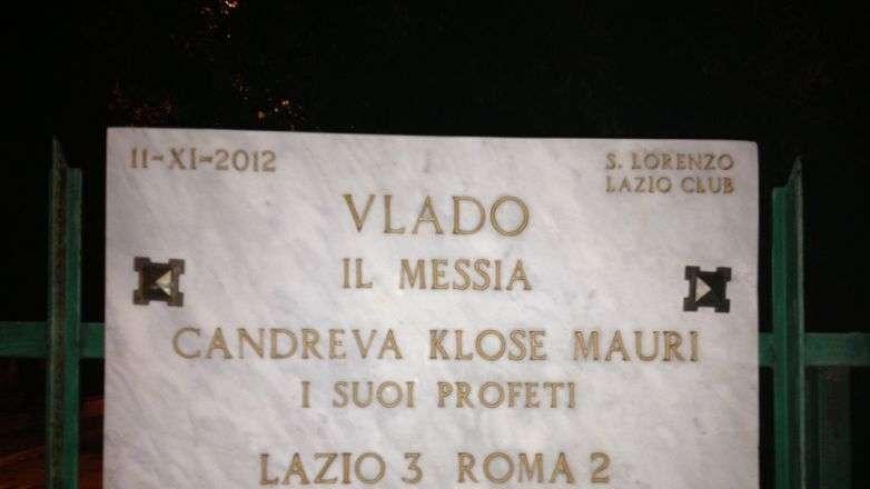 Petkovic, a Formello una targa celebra il suo derby: "Vlado il Messia..." - FOTO