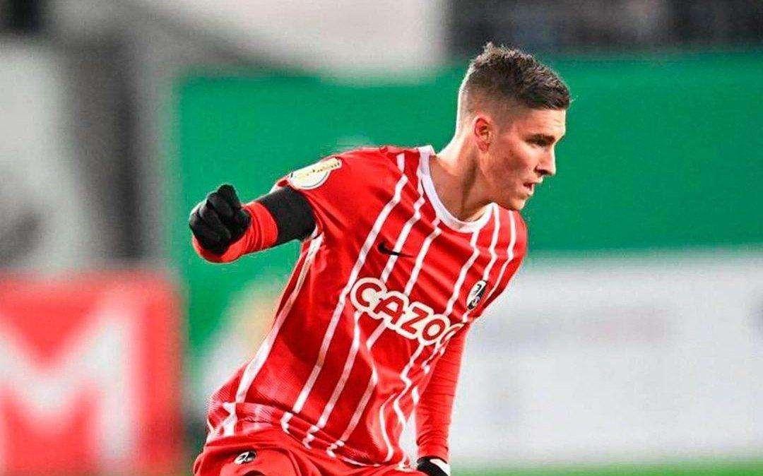 Calciomercato Lazio, la rivelazione del padre di Sallai e la risposta del Friburgo: la situazione