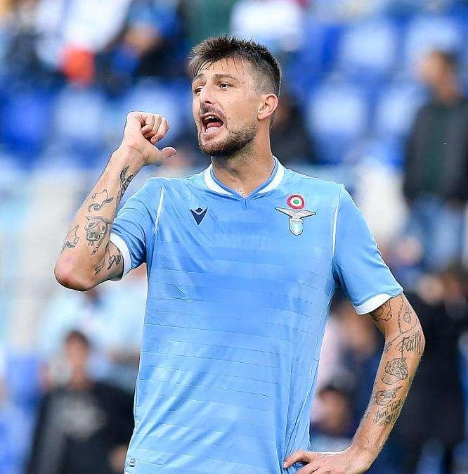 Lazio, Acerbi si improvvisa barista: "Devo capire cosa fare da grande..." - FOTO
