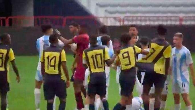 Calcio | Rissa e inseguimenti: il folle finale di Argentina - Ecuador U15