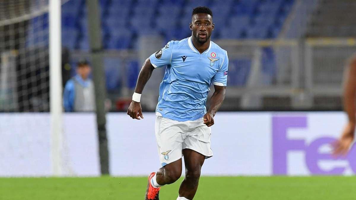 Calciomercato Lazio, due club bussano alla porta per Bastos: la situazione