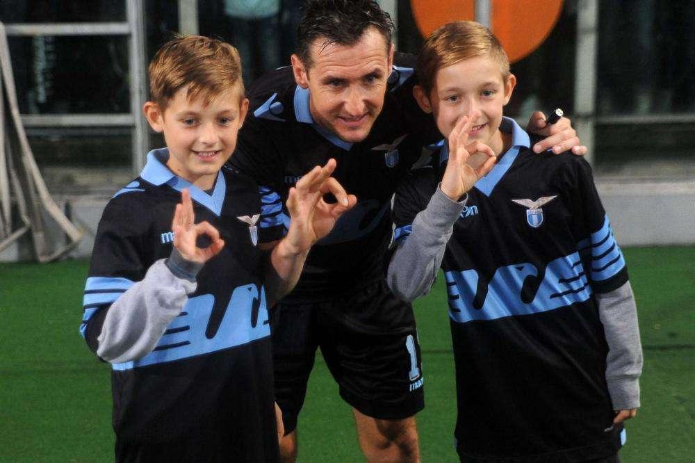 Bayern, Flick vuole Klose nello staff tecnico. L'ex Lazio: "Sto valutando"
