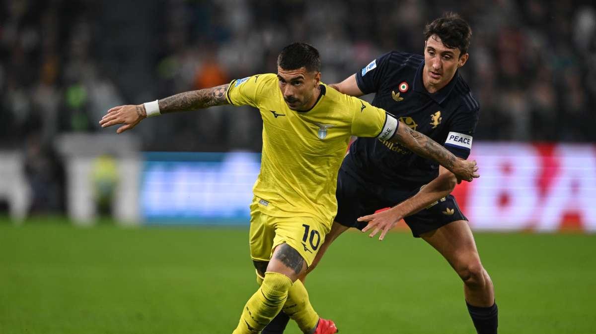 Lazio-Juve, il club suona la carica sui social: "È il giorno della sfida" - FOTO