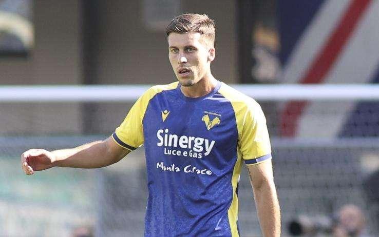 Calciomercato Lazio, spunta un difensore del Verona: la situazione