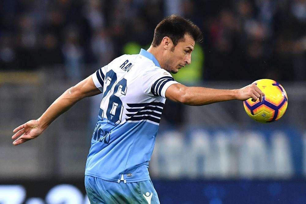 Lazio, Radu non molla e chiede il reintegro alla società