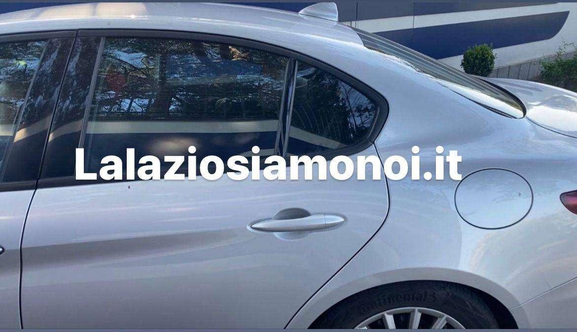 Lazio, Lotito arriva a Formello: la carica prima del derby - VIDEO