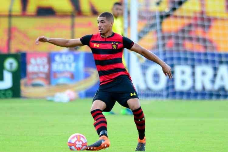 Calciomercato Lazio, pista per la difesa: si pensa al brasiliano Adryelson