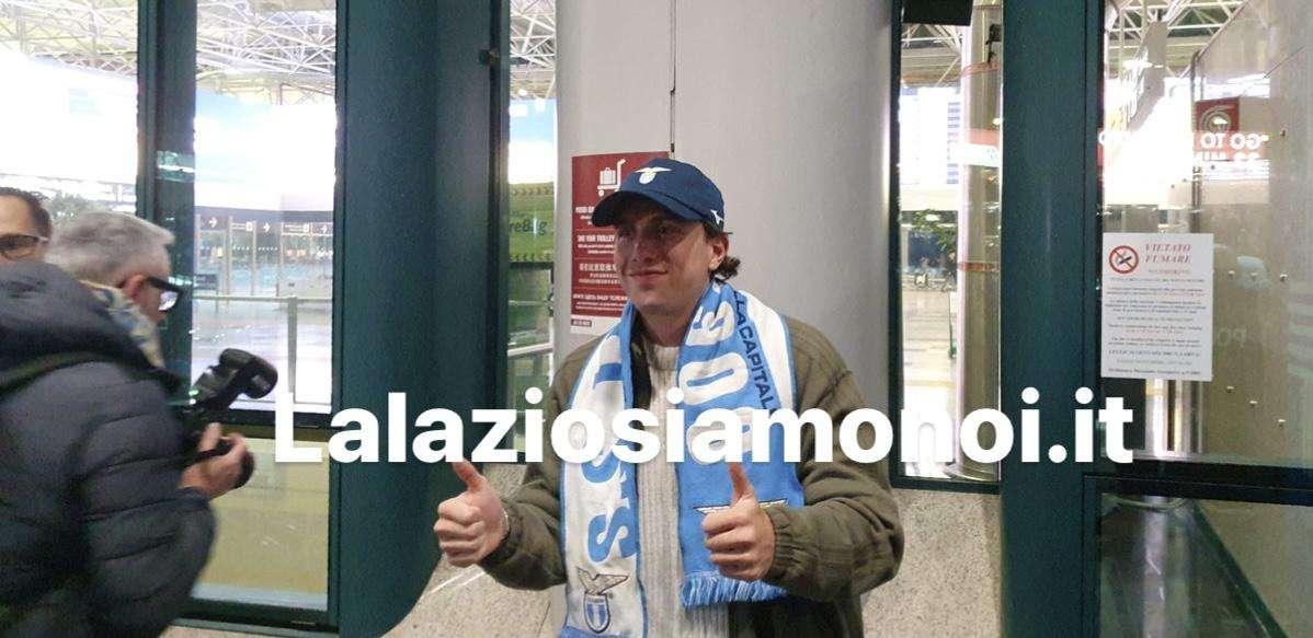 RIVIVI LA DIRETTA - Lazio, Luca Pellegrini sbarca a Fiumicino - FOTO&VIDEO