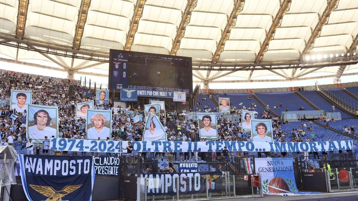 Lazio, la contestazione dei tifosi sul mercato: lo striscione della Nord -FOTO