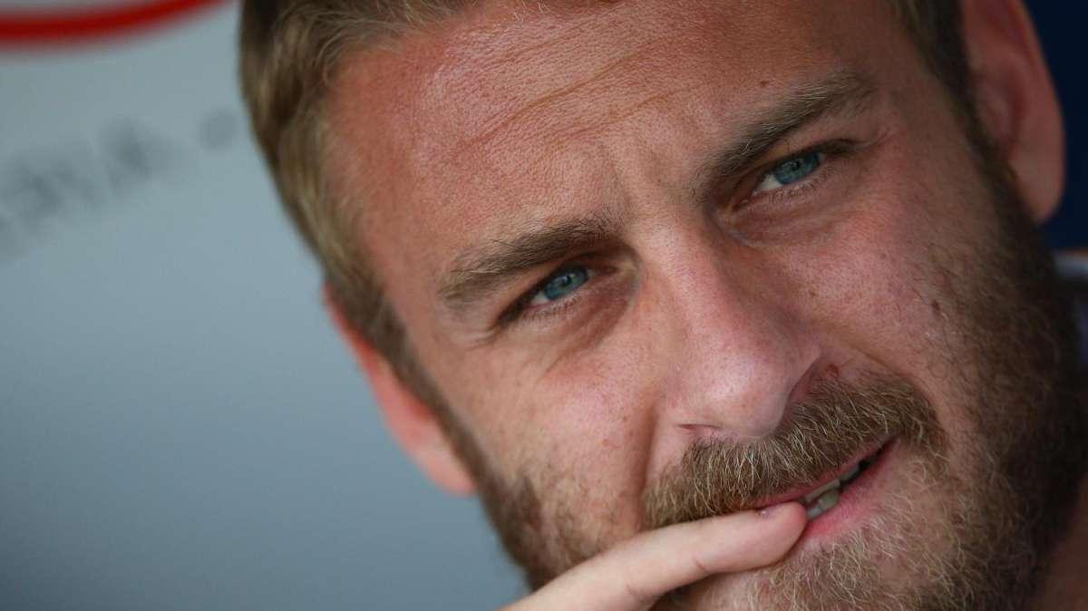 De Rossi analizza l'annata giallorossa e ammette: "Abbiamo vinto due derby non meritando"
