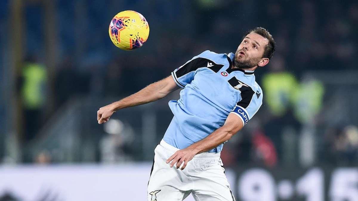 Lazio, è il giorno di Lulic: con Djavan a Crotone riecco il capitano