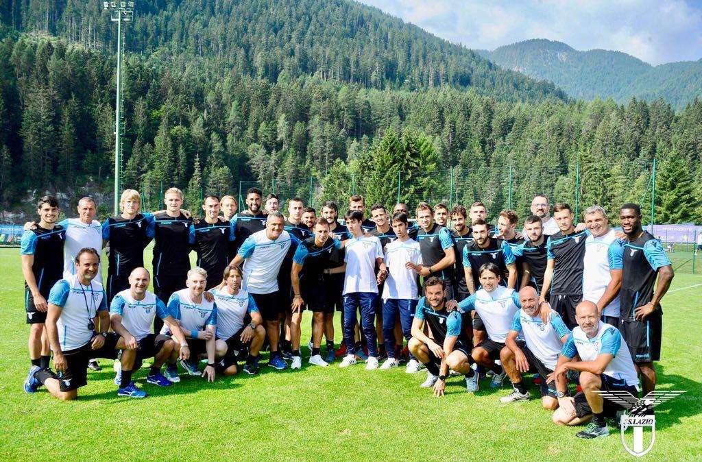 AURONZO GIORNO 6 - Flavio, Francesco e l'incontro con la squadra: un'immagine di lazialità - FOTO