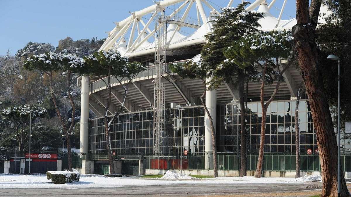 Lazio, orario del derby deciso dai tifosi della Roma: cosa è successo