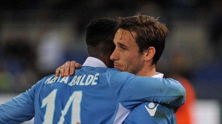 FOTOPARTITA - L'abbraccio che ti sei perso: Biglia-Keita, la Lazio riparte da qui