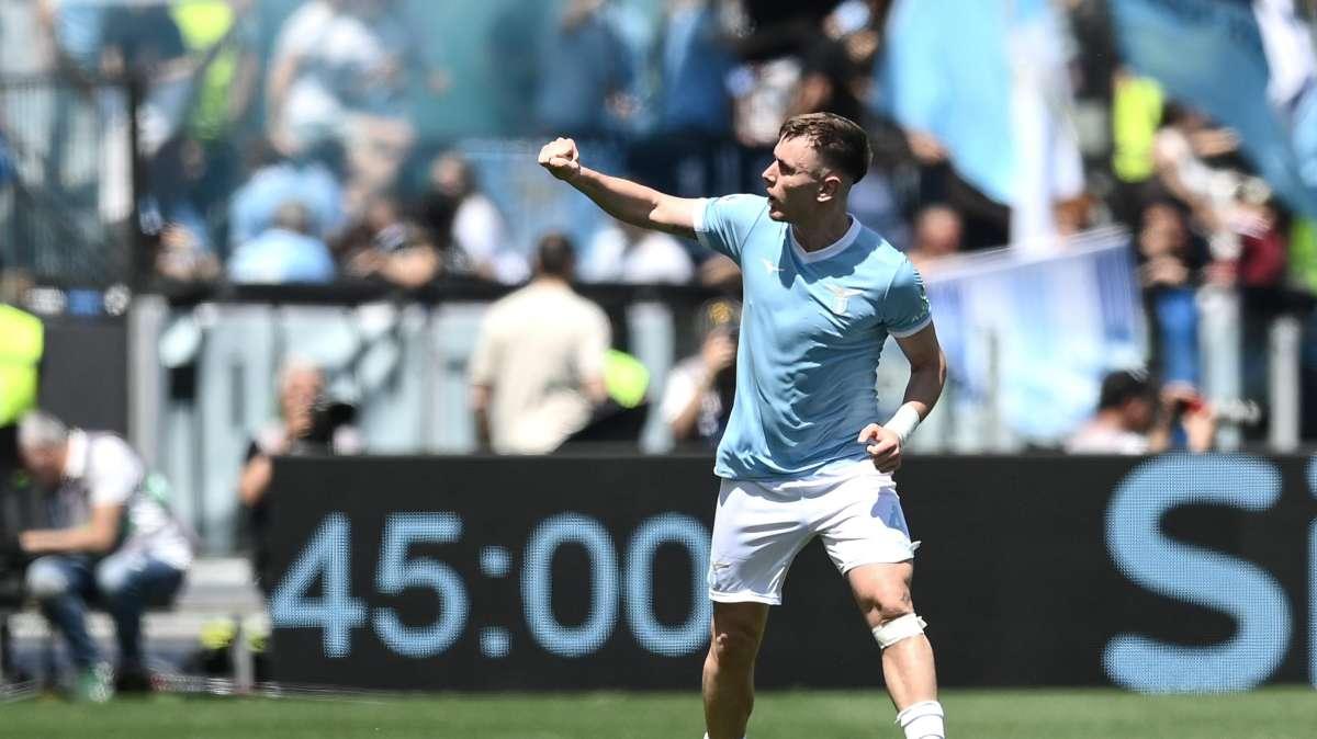 Lazio, Patric a ibiza ma non dimentica: prima il dovere, poi il piacere - FOTO
