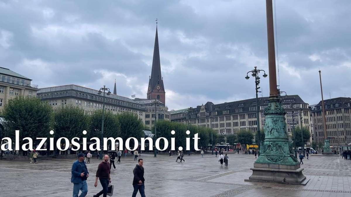 GALLERY | Dinamo Kiev - Lazio, ecco la piazza per i tifosi ad Amburgo