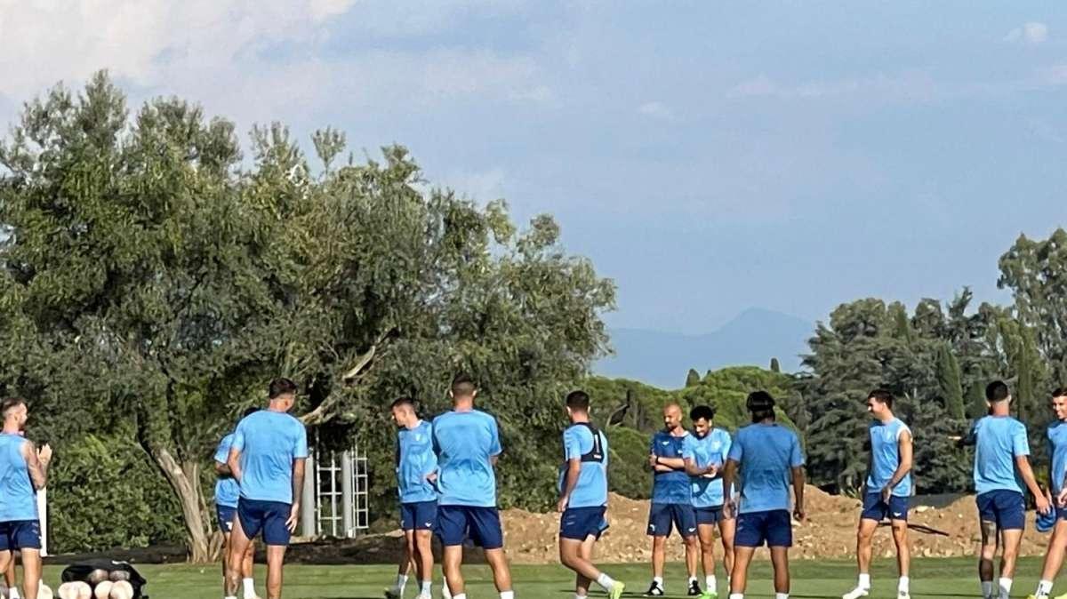 Feyenoord - Lazio, la vigilia dei biancocelesti: il comunicato della società