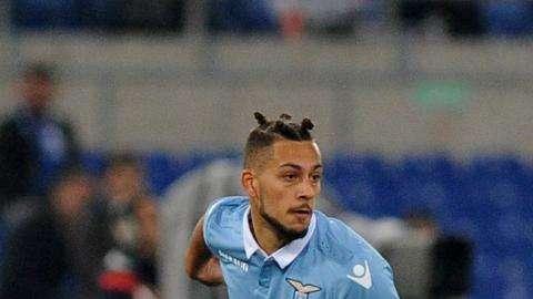 Kishna: "Potevo andare in Premier o Bundesliga, ma ho scelto la Lazio per rilanciarmi e tornare al top"