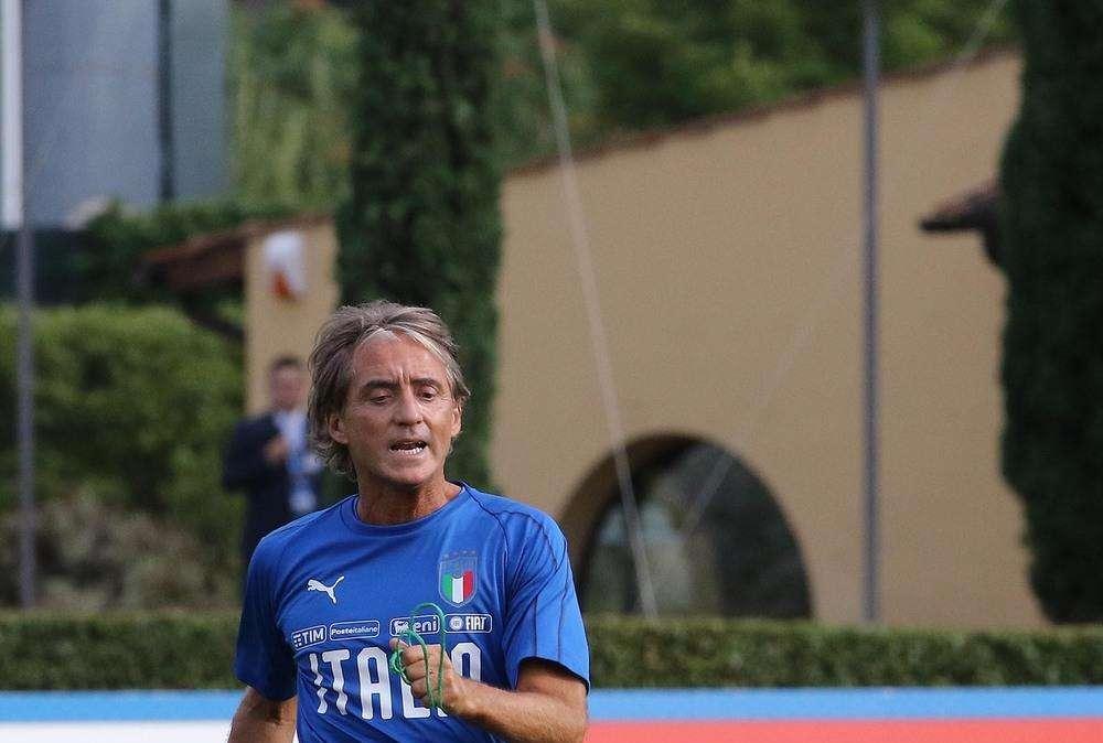 Lazio, Mancini e quel gol di tacco: il ricordo del club – VIDEO 