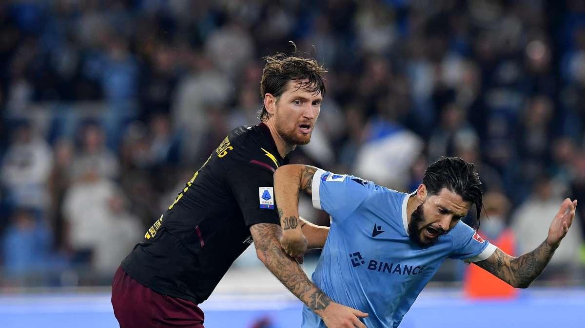 Luis Alberto, allenamento in vacanza con un preparatore d’eccezione - VIDEO