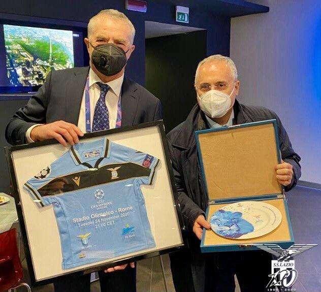 Lazio - Zenit, scambio di doni tra le due società prima del match - FOTO