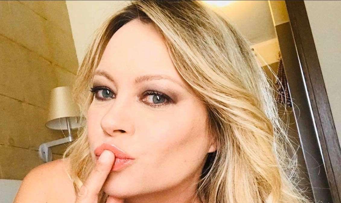 Lazio, Anna Falchi festeggia i tre punti: "Un bacio a tutti gli aquilotti!" - FOTO