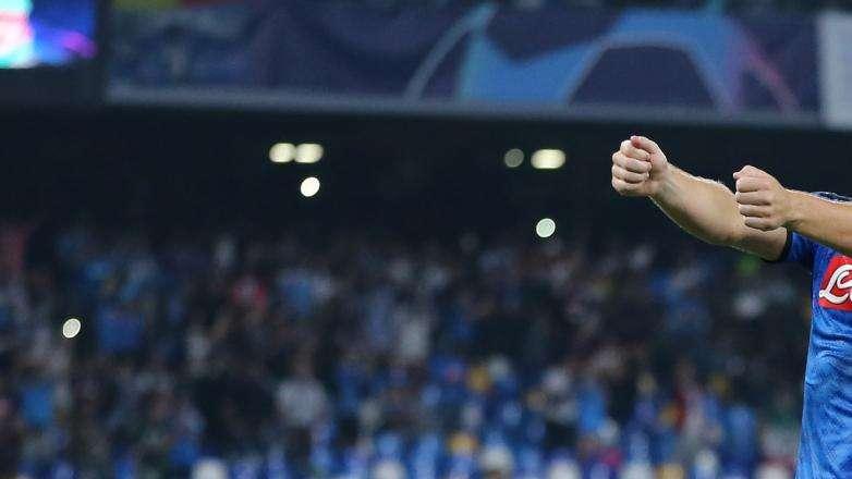 Napoli, Mertens cuore d'oro: "Di notte regala le pizze ai senzatetto"