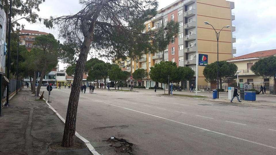 Pescara-Lazio, scontri tra tifosi nei pressi dello Stadio Adriatico - VIDEO
