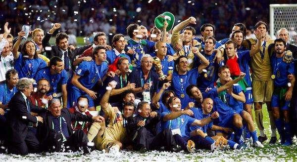 La Lazio ricorda i Mondiali 2006 con Peruzzi in copertina - FOTO