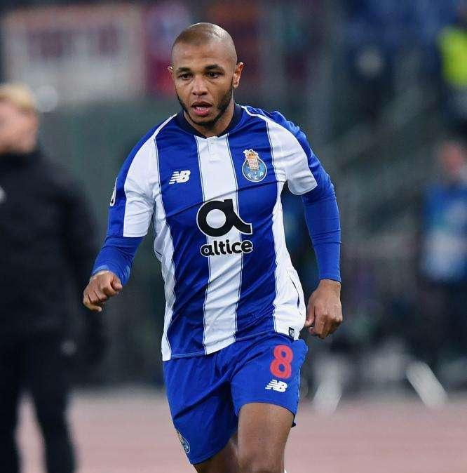Calciomercato Lazio, per Brahimi concorrenza in aumento: l'Inter ci prova con un pre-contratto 