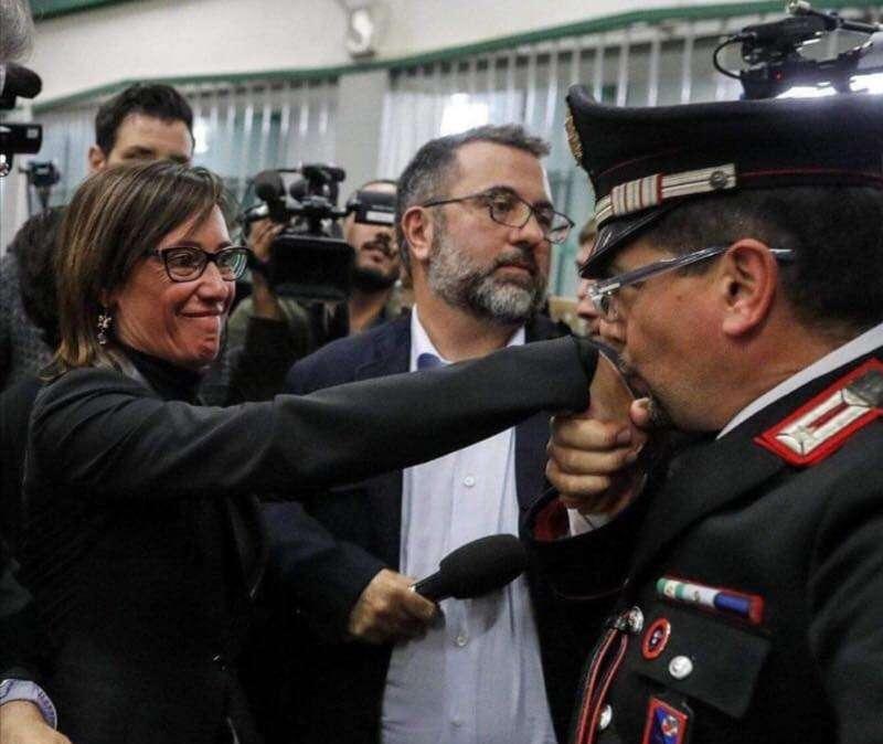Processo Cucchi, Ilaria e il gesto del carabiniere: "Ha scaldato il cuore"