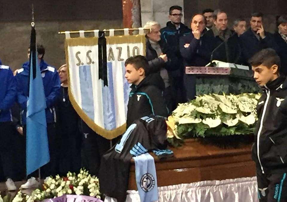  Lazio, l'ultimo saluto a Pulici: presenti tanti ex compagni e giocatori - FOTO&VIDEO