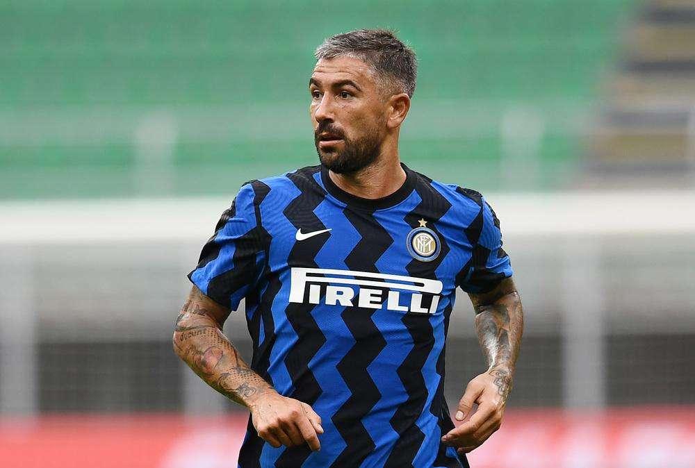 Bologna, Mihajlovic chiama Kolarov: il terzino è in uscita dall’Inter  