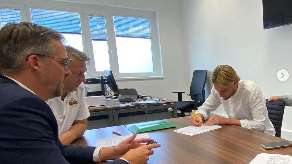Etienne Tare saluta la Lazio e firma col Rapid Vienna: "Non vedo l'ora..." - FOTO