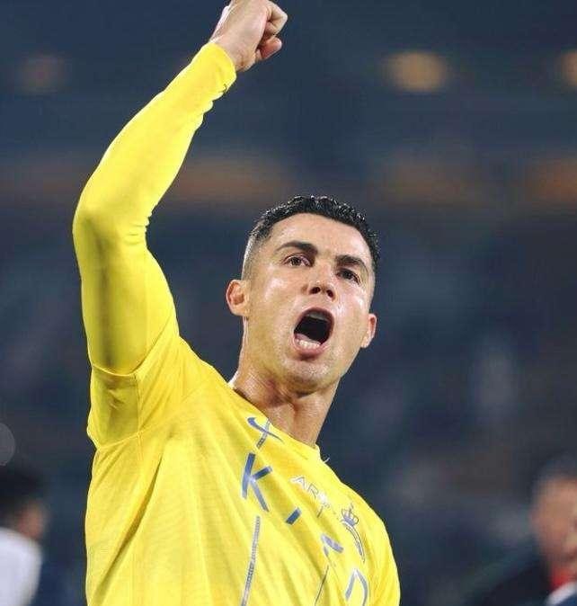 Calcio | Cristiano Ronaldo perde la testa: il gesto folle verso l'arbitro