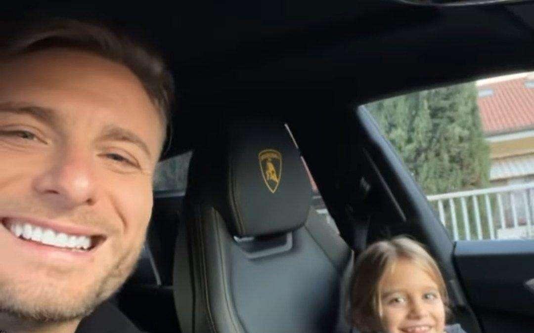 Immobile, anche Ciro pazzo per Blanco: con la figlia si canta a squarciagola! - FOTO