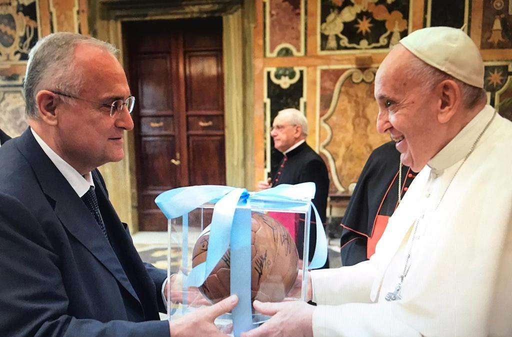 Lazio, Lotito in visita dal Papa: il club ospita la partita di beneficenza a Formello - FOTO&VIDEO