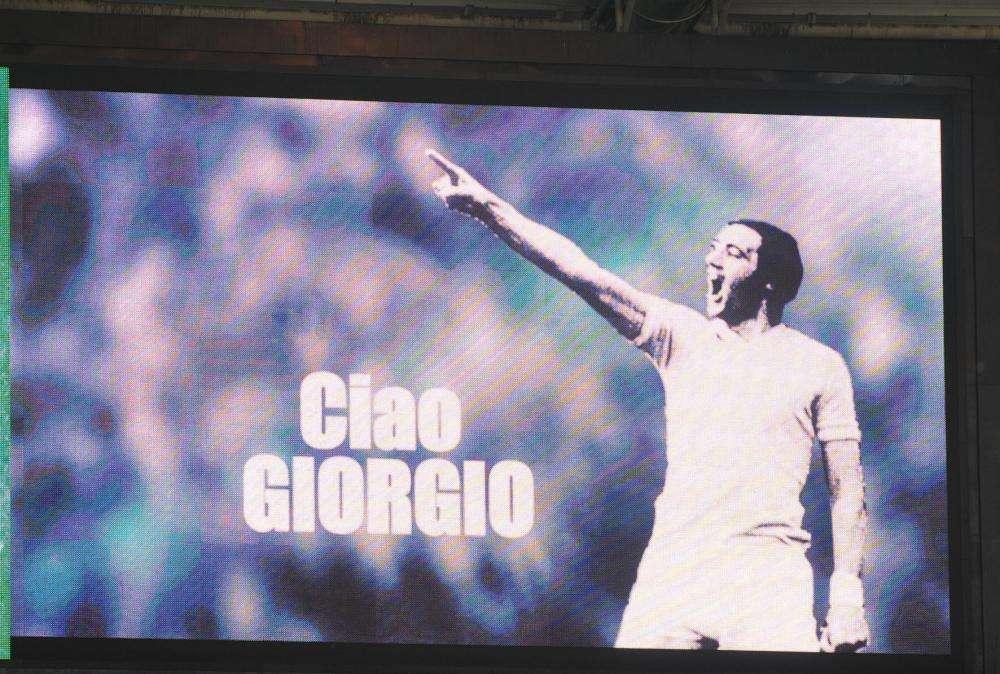 Lazio, la società ricorda Chinaglia: "Quel dito puntato verso la Sud..."
