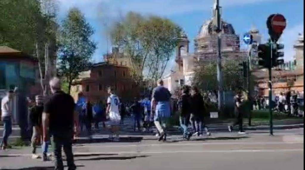 Lazio, da Ponte Milvio ai pressi dell'Olimpico: la bolgia biancoceleste - VIDEO