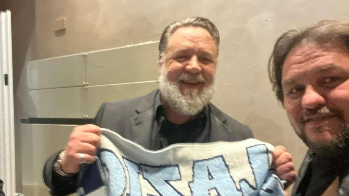 Lazio, Russell Crowe invitato all'Olimpico da Lotito: la sua risposta