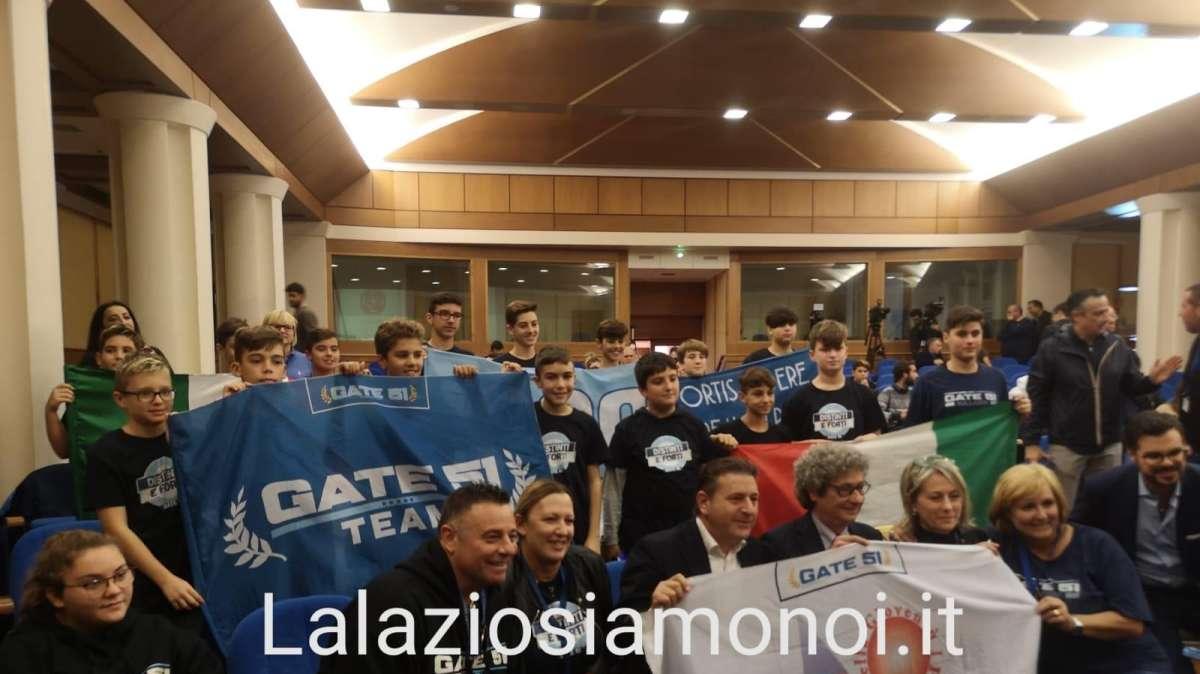 "Omaggio a Paparelli", tanti presenti. Il figlio Gabriele: "Allo stadio solo per tifare" - FOTO