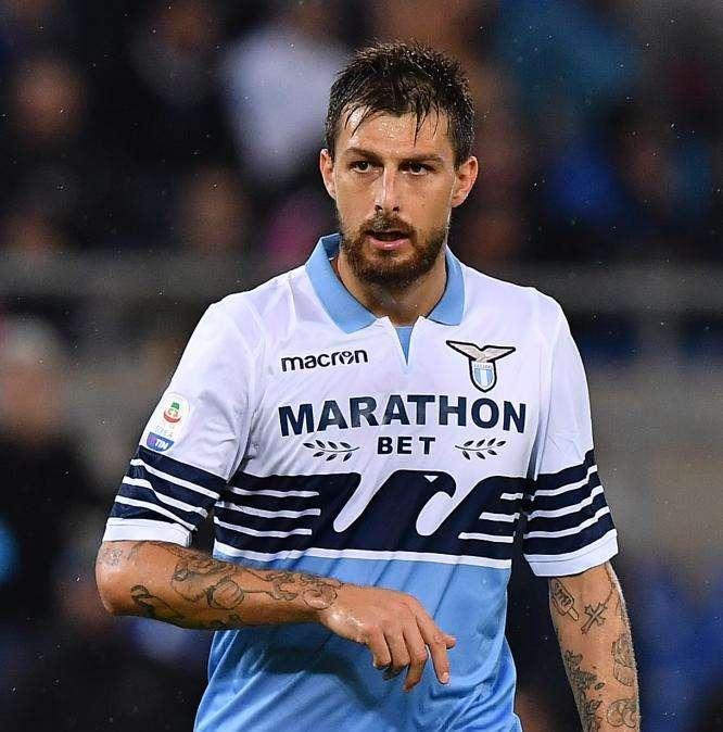 Lazio, la Serie A dà i numeri: Acerbi recupera palloni, Parolo maratoneta 