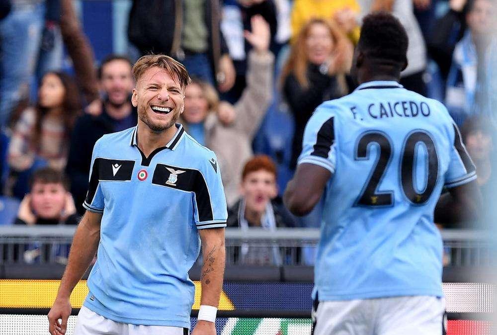 Figurine Panini, le coppie - gol per San Valentino: c'è il tandem Immobile - Caicedo