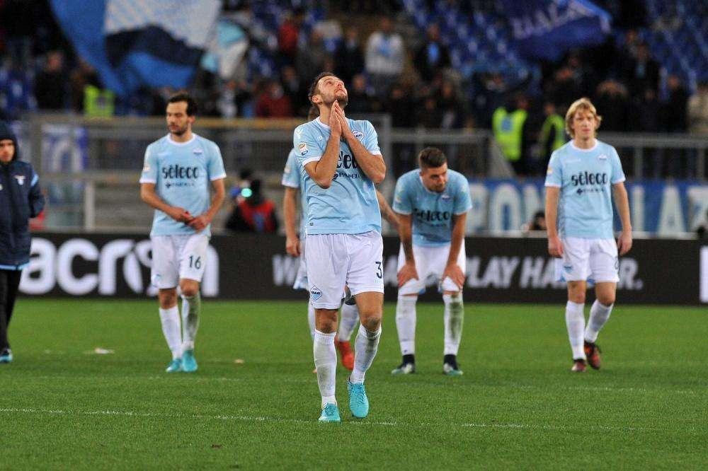 LE PAGELLE DEI QUOTIDIANI - Luis Alberto e de Vrij ispirati, sottotono il centrocampo