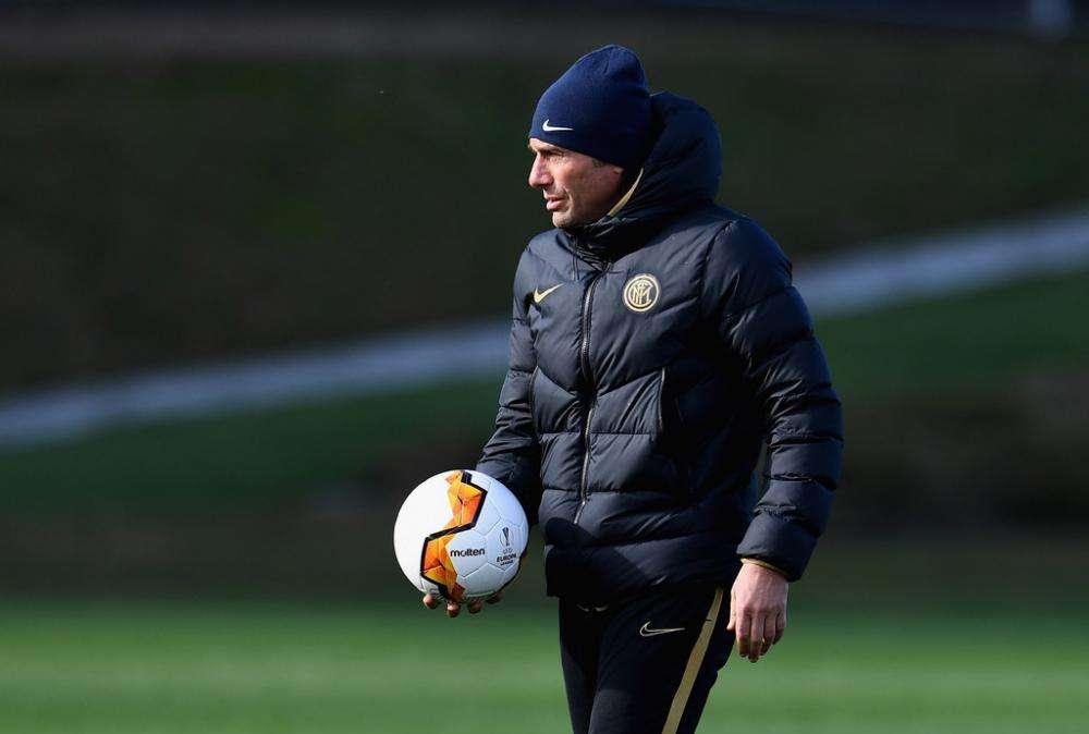 Inter, Conte ad Appiano: osserva a distanza in attesa del tampone