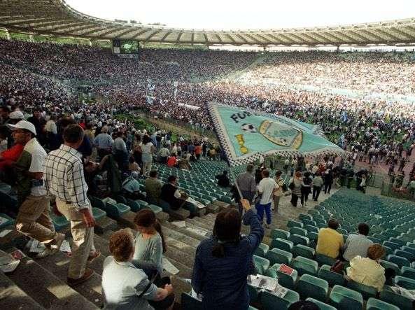 "Sono le 18:04 del 14 maggio 2000": la Lazio ricorda il secondo Scudetto - FOTO